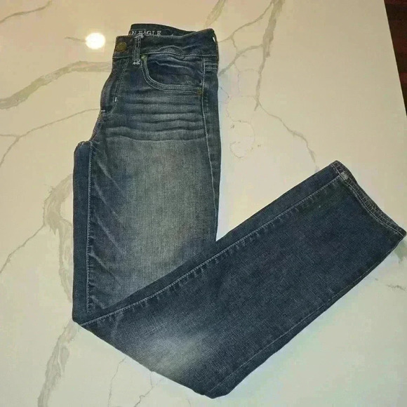American Eagle Outfitters Womens Straight Super Stretch Distressed Jeans Size 2 - Picture 1 of 11